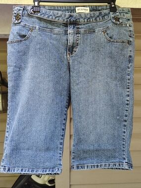 YMI Light Blue Denim Capris Bermuda Shorts